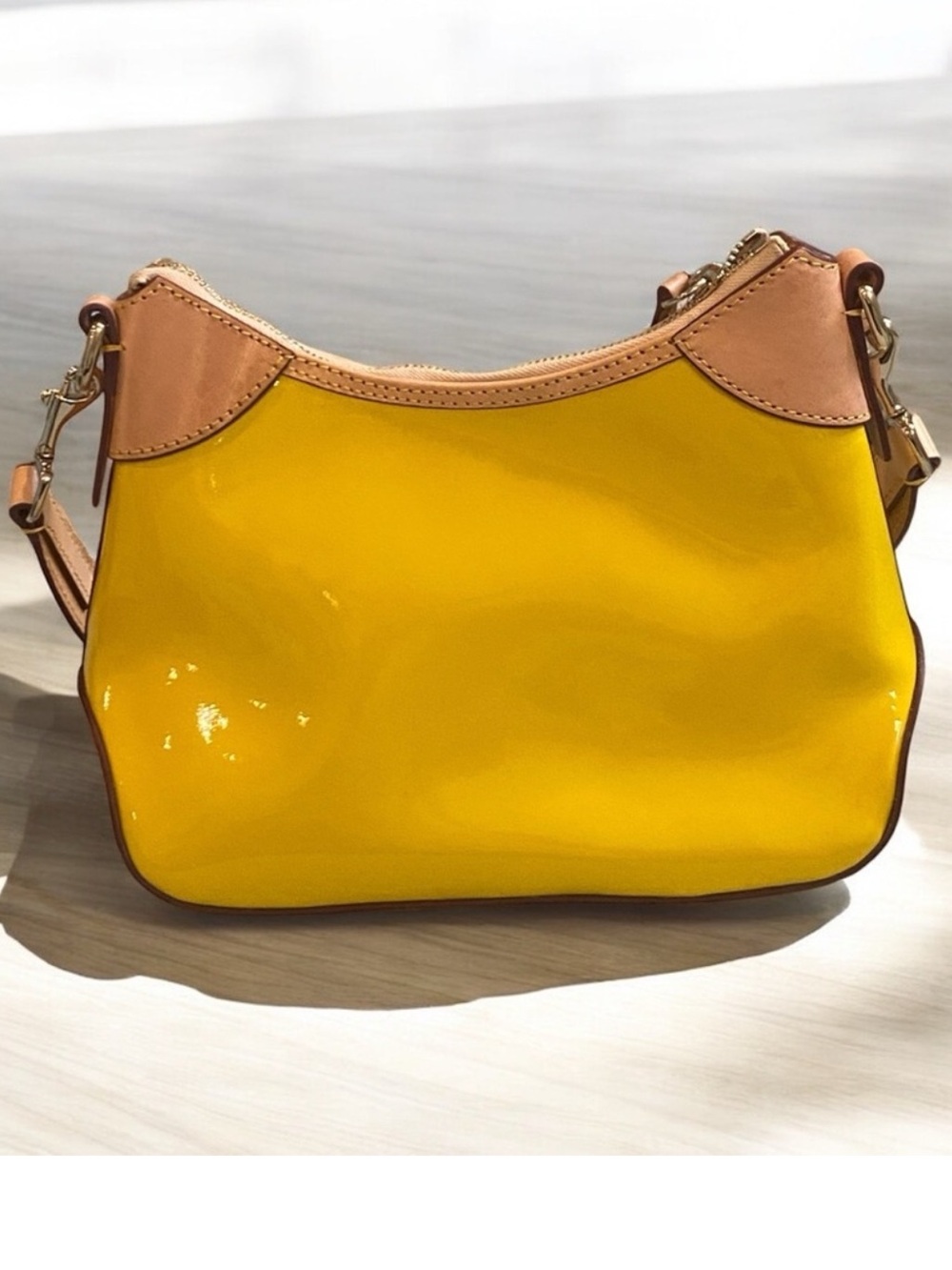 Stunning Yellow Dooney & Bourke Patent Leather Shoulder Bag EUC COA - Picture 14 of 15